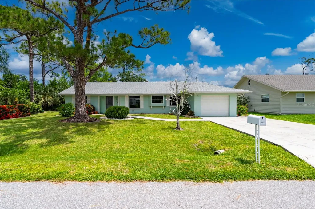 542 Lakehurst Avenue NW Port Charlotte FL 33952