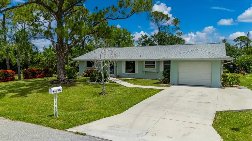 542 Lakehurst Avenue NW Port Charlotte FL 33952