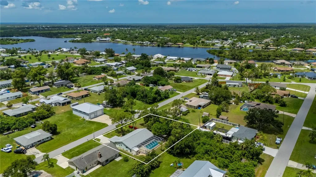 542 Lakehurst Avenue NW Port Charlotte FL 33952