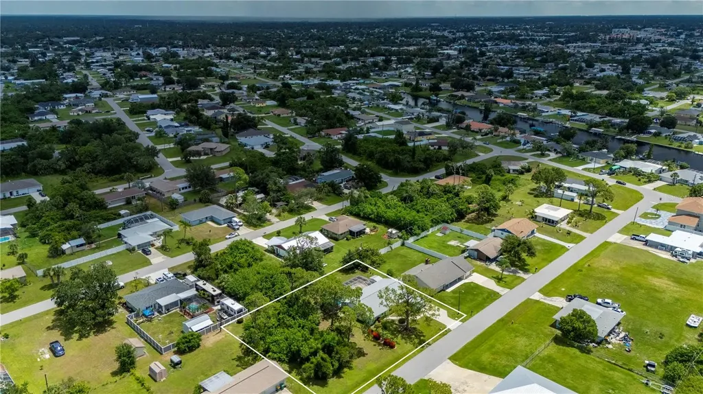 542 Lakehurst Avenue NW Port Charlotte FL 33952