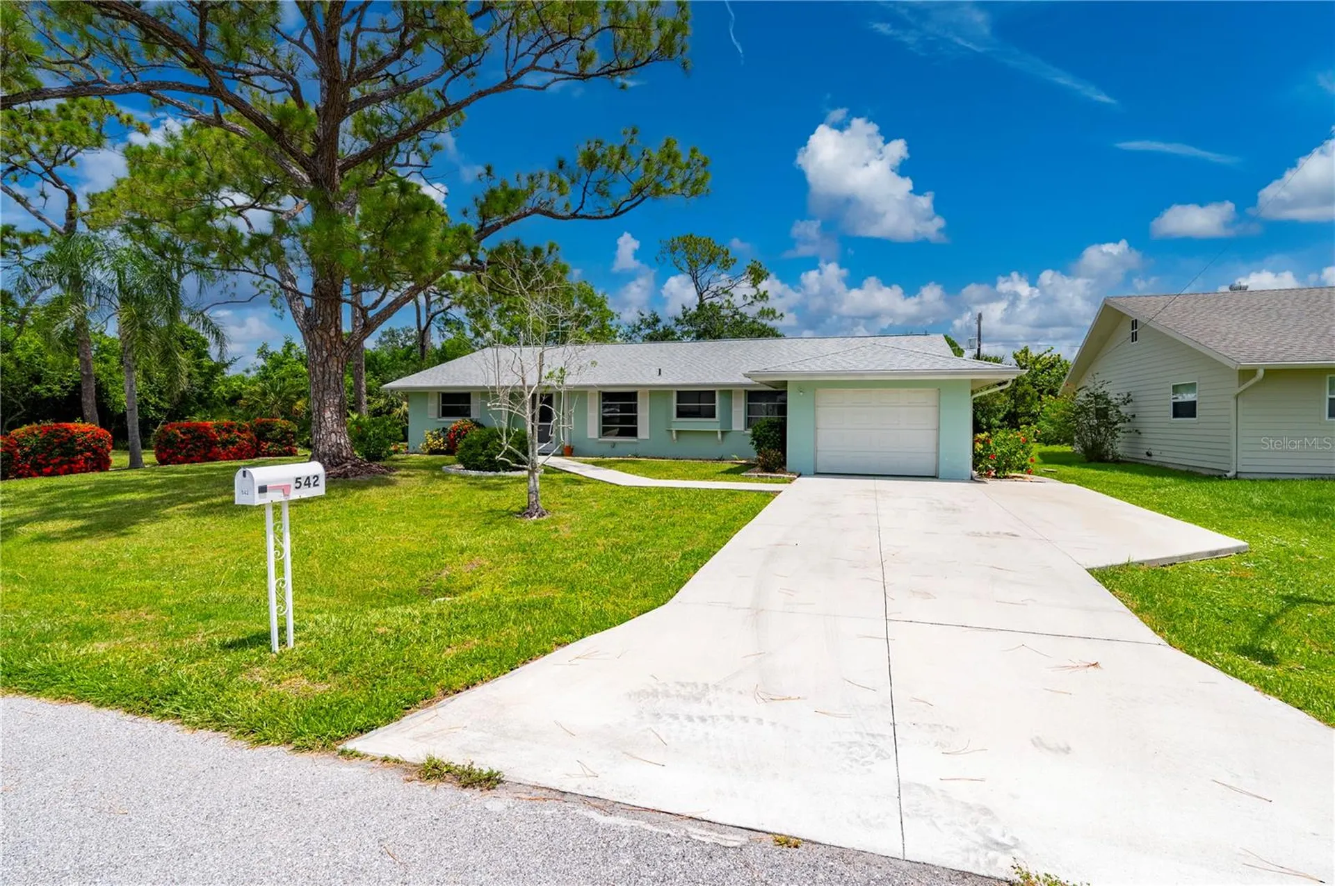 542 Lakehurst Avenue NW Port Charlotte FL 33952