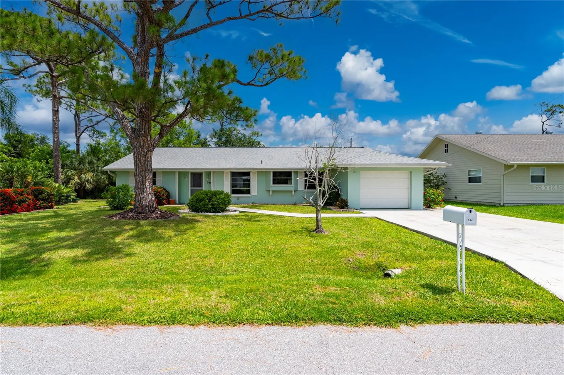542 Lakehurst Avenue NW Port Charlotte FL 33952