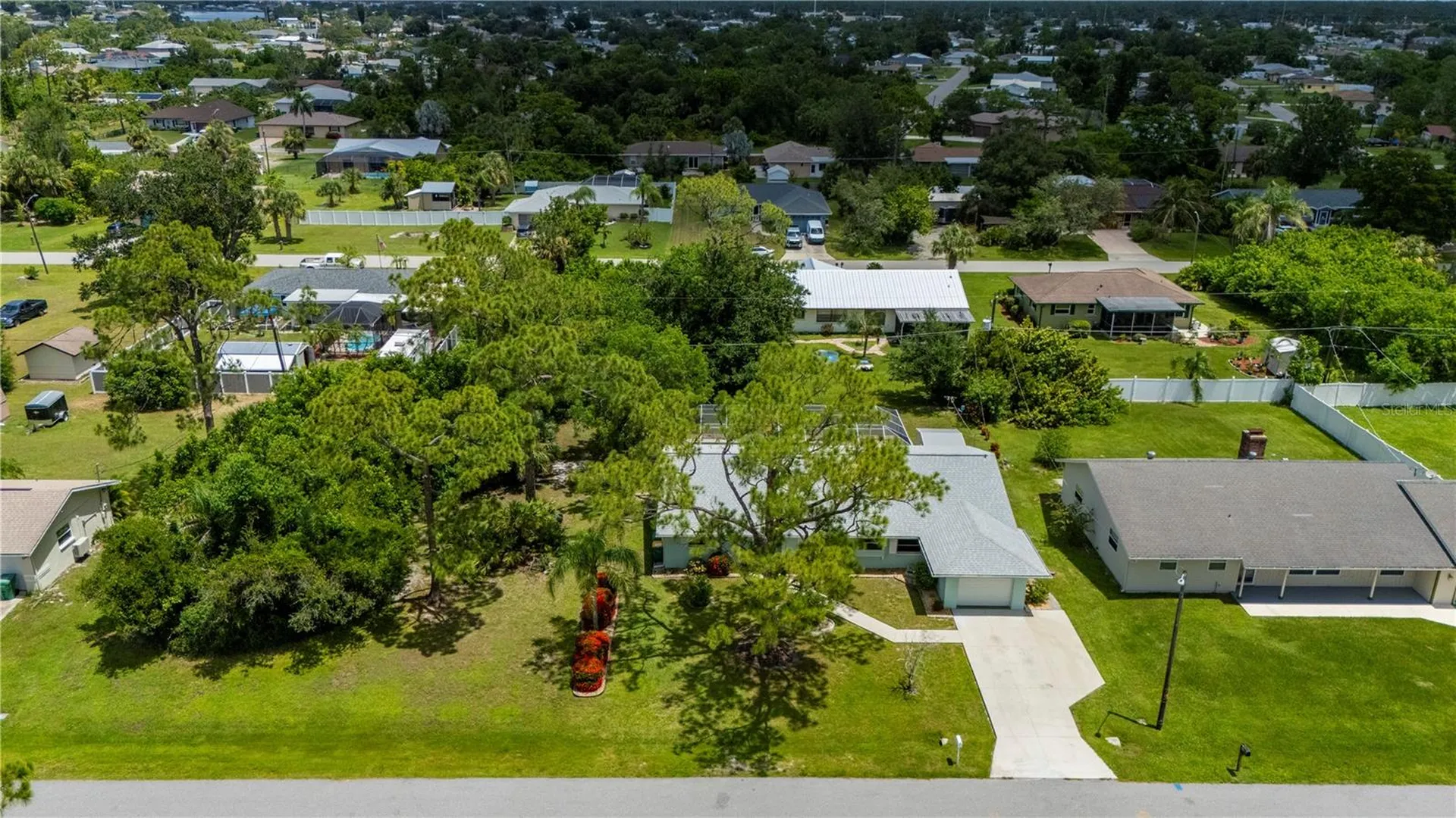 542 Lakehurst Avenue NW Port Charlotte FL 33952