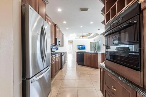 7211 Treymore Court Sarasota FL 34243