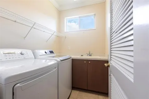 7211 Treymore Court Sarasota FL 34243