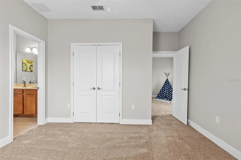 7938 Hampton Lake Drive Tampa FL 33647