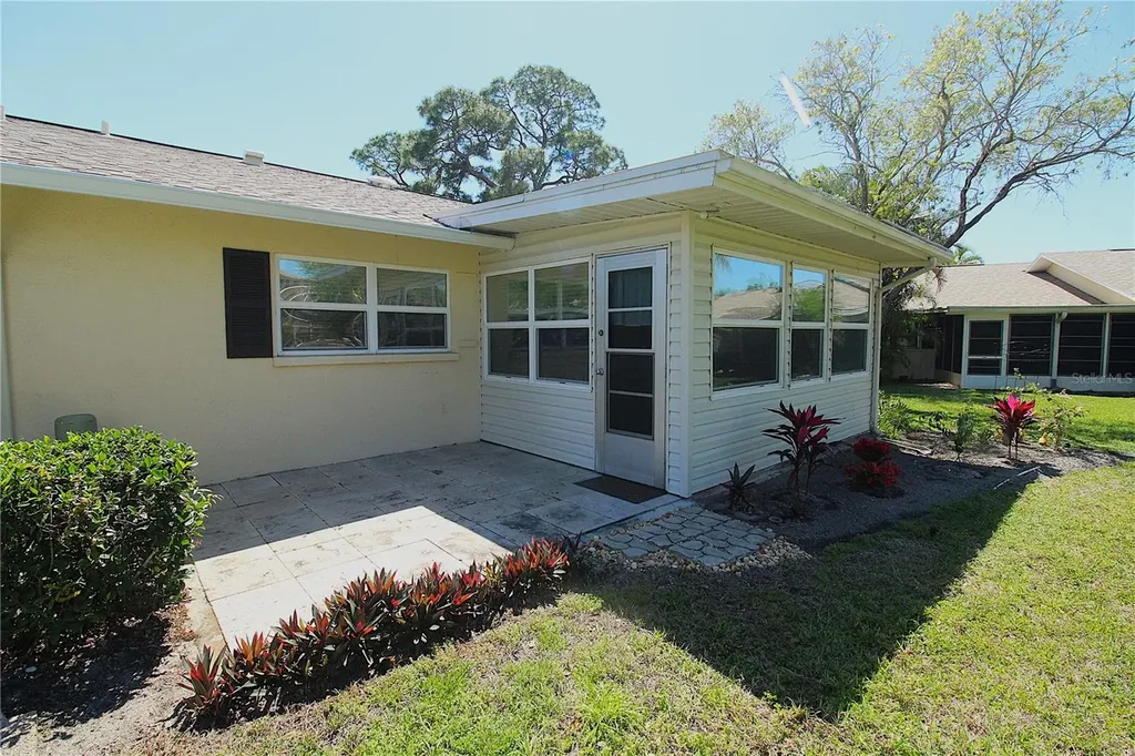 390 301 Boulevard W Bradenton FL 34205