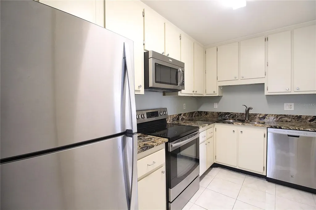 390 301 Boulevard W Bradenton FL 34205