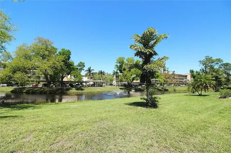 390 301 Boulevard W Bradenton FL 34205