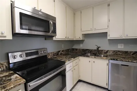 390 301 Boulevard W Bradenton FL 34205