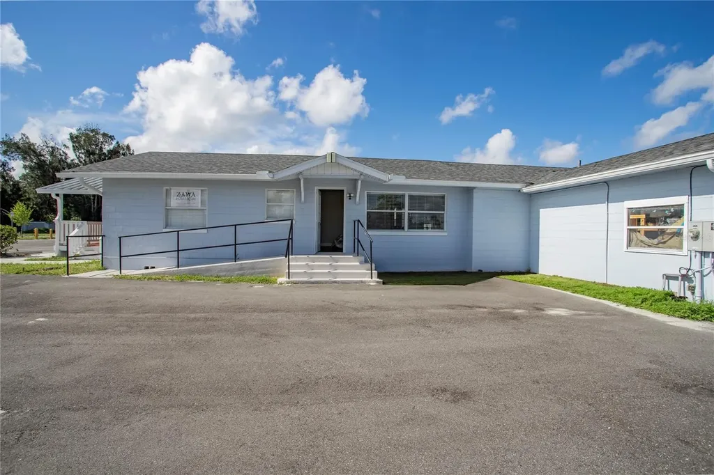 8202 E Colonial Drive Orlando FL 32817