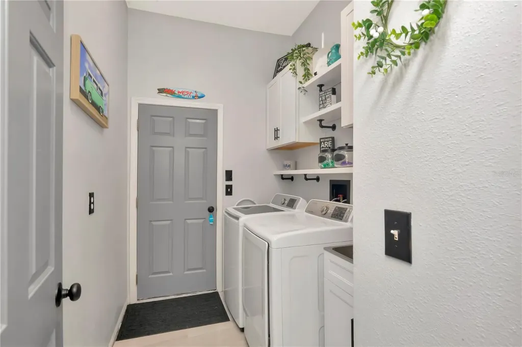 2239 Roanoke Springs Drive Ruskin FL 33570