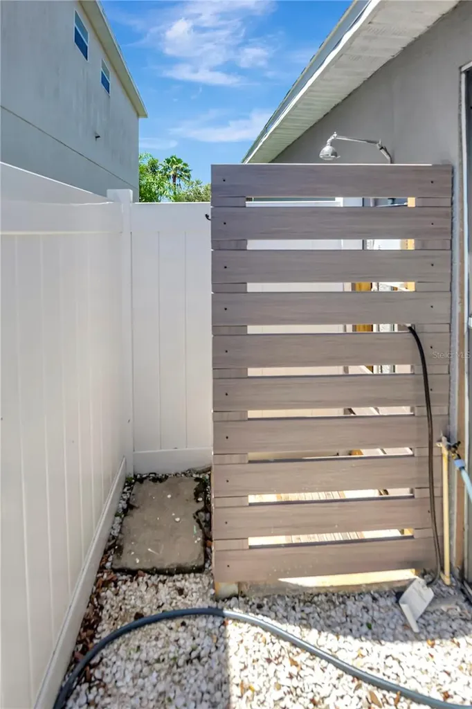 2239 Roanoke Springs Drive Ruskin FL 33570