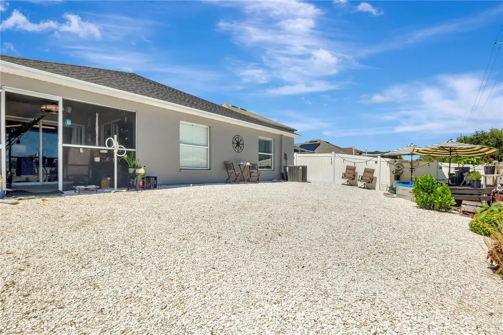 2239 Roanoke Springs Drive Ruskin FL 33570