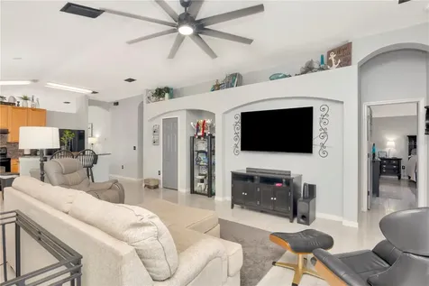 2239 Roanoke Springs Drive Ruskin FL 33570