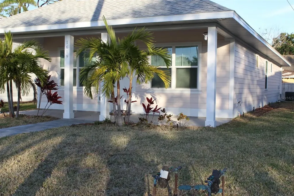 1619 17th Street W Bradenton FL 34205