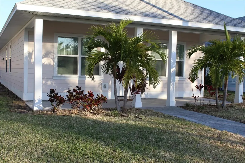 1619 17th Street W Bradenton FL 34205