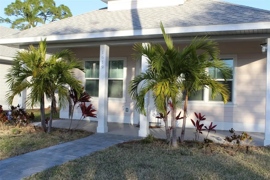 1619 17th Street W Bradenton FL 34205