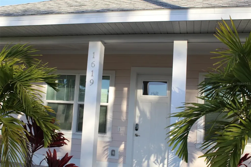 1619 17th Street W Bradenton FL 34205