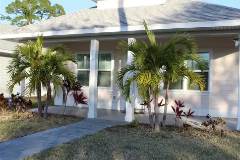 1619 17th Street W Bradenton FL 34205