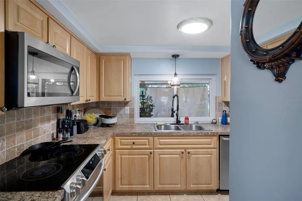 12514 Coffee Hill Row Hudson FL 34667