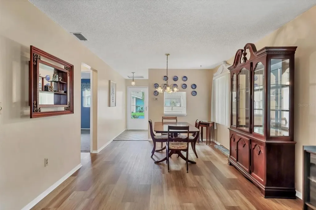 6024 Hibiscus Drive Bradenton FL 34207
