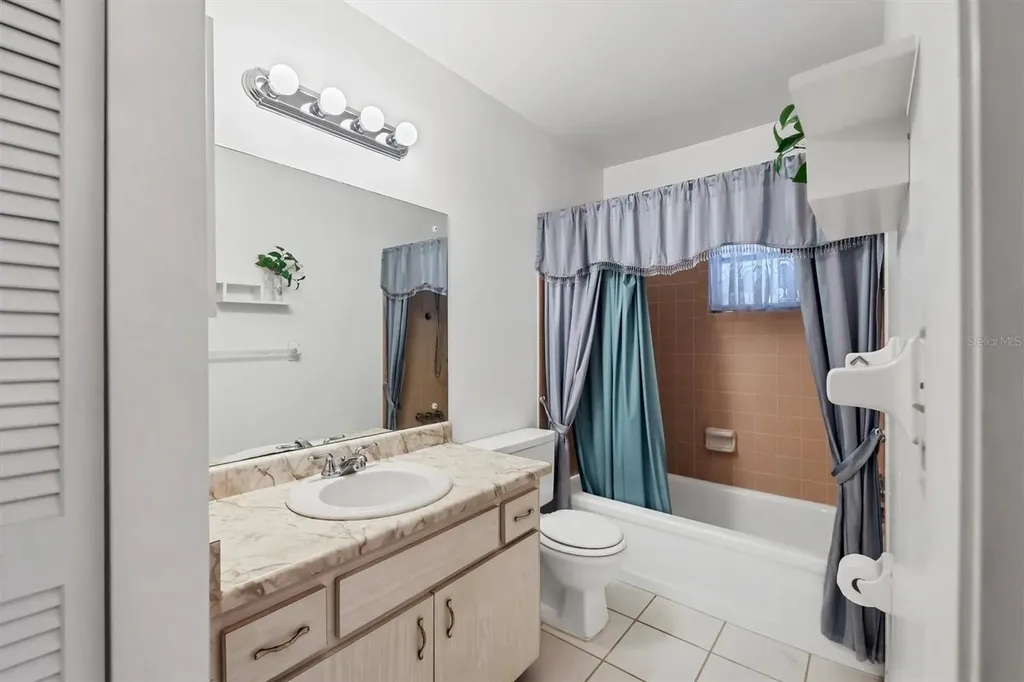 6024 Hibiscus Drive Bradenton FL 34207