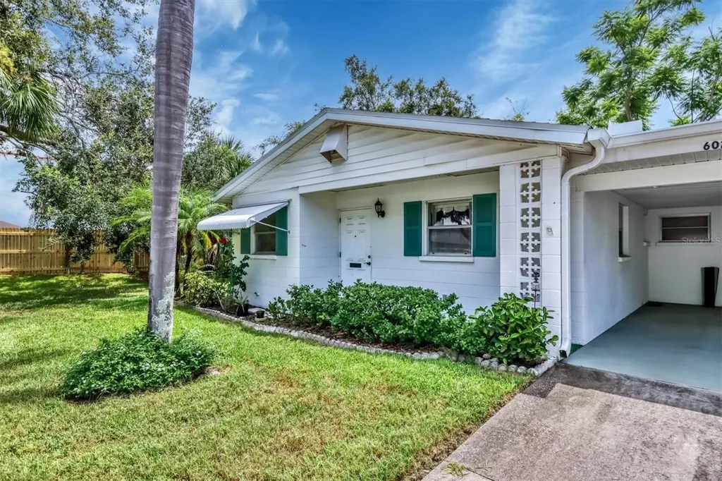6024 Hibiscus Drive Bradenton FL 34207
