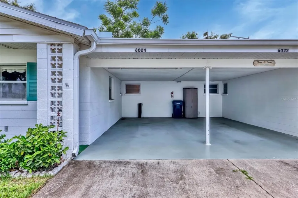 6024 Hibiscus Drive Bradenton FL 34207