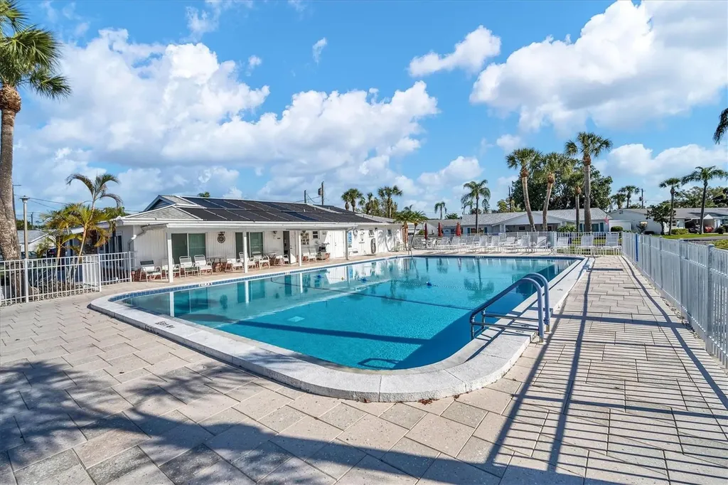 6024 Hibiscus Drive Bradenton FL 34207