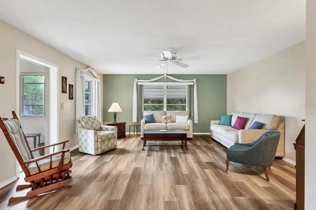 6024 Hibiscus Drive Bradenton FL 34207