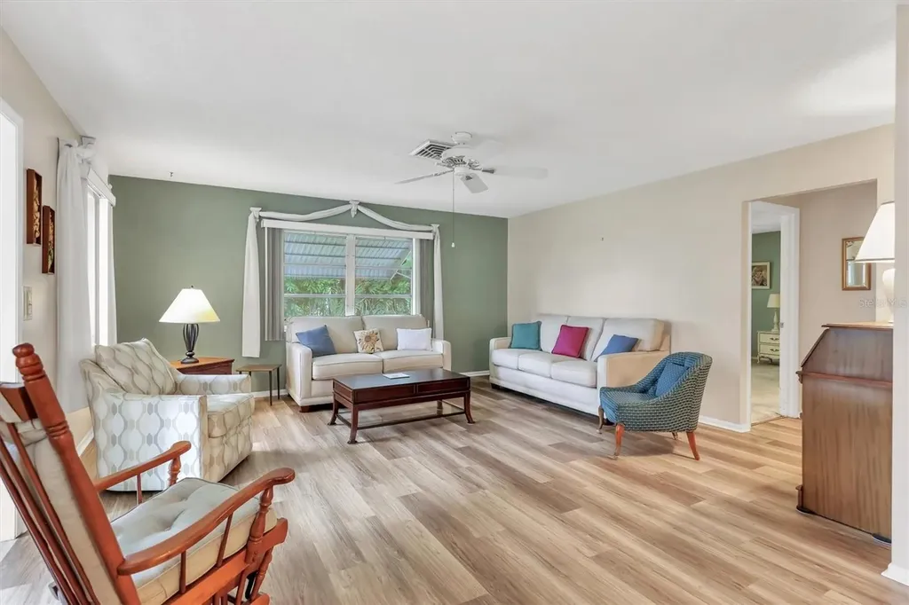 6024 Hibiscus Drive Bradenton FL 34207