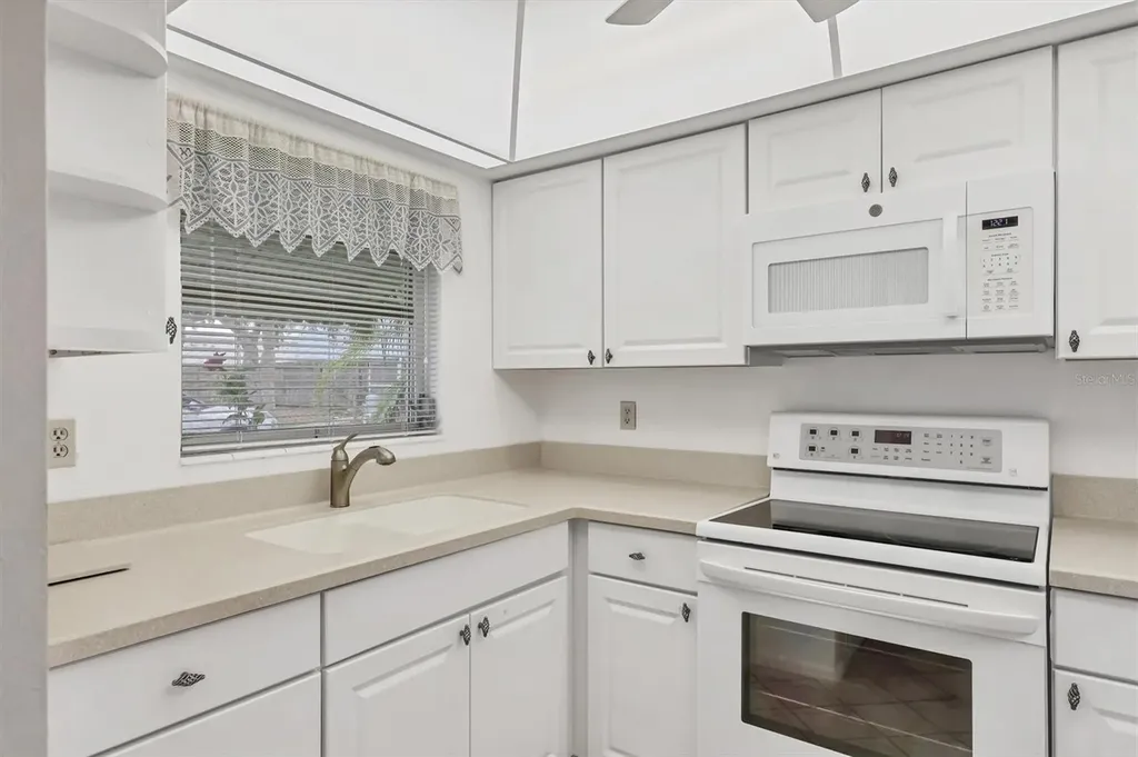 6024 Hibiscus Drive Bradenton FL 34207