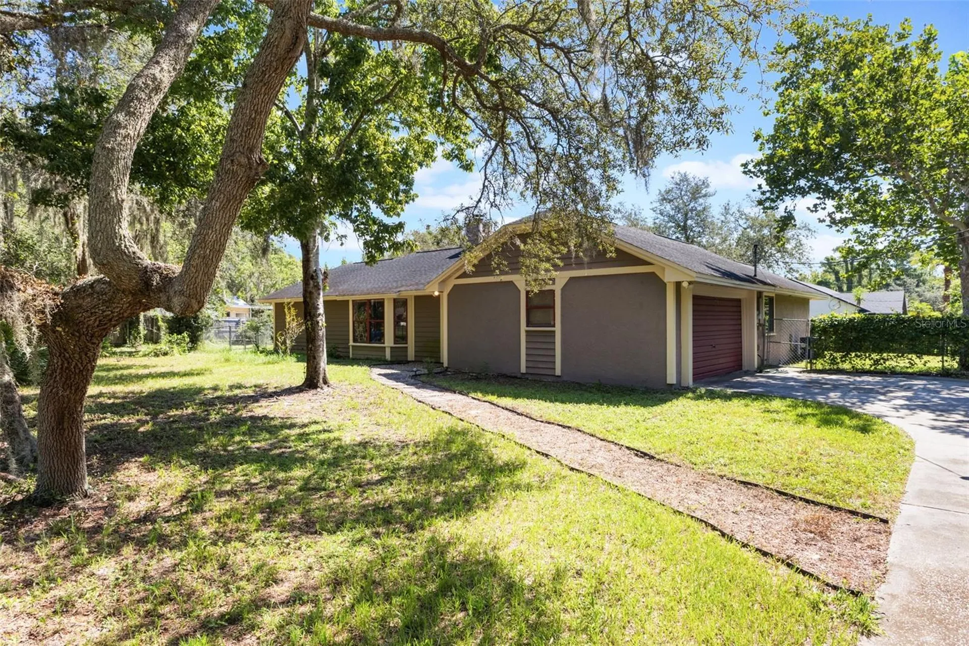 2357 Pine Street Oviedo FL 32765