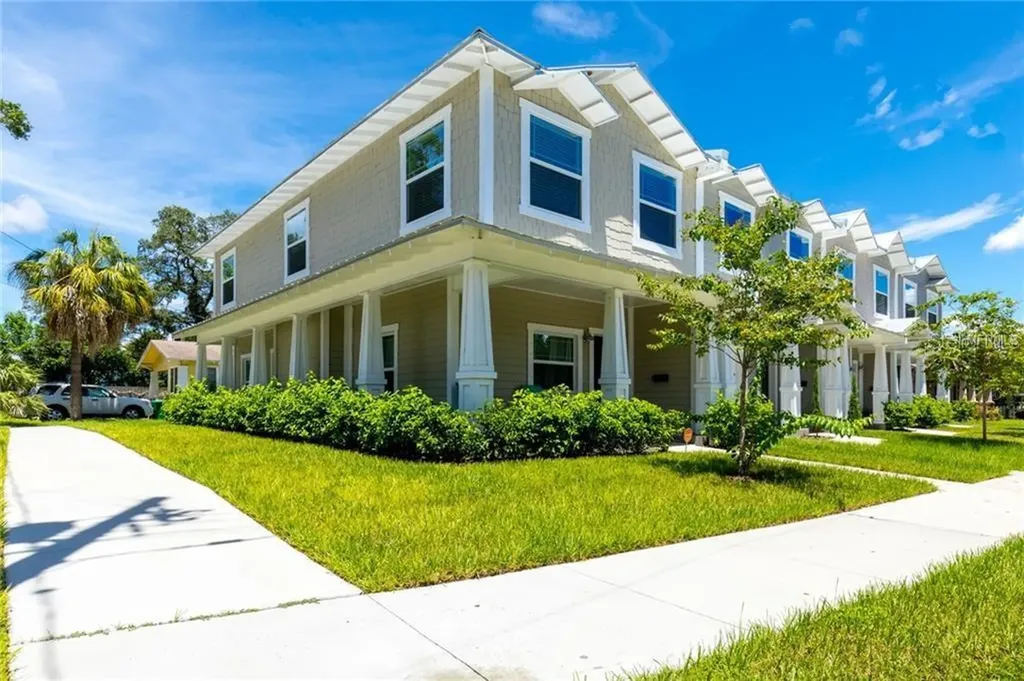 121 W Giddens Avenue Tampa FL 33603