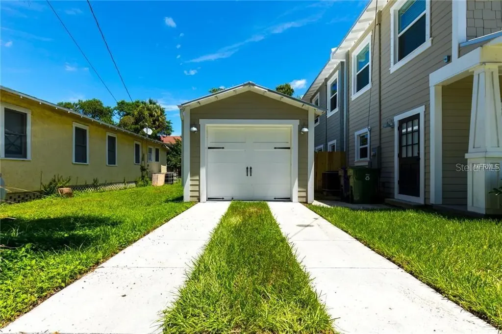 121 W Giddens Avenue Tampa FL 33603