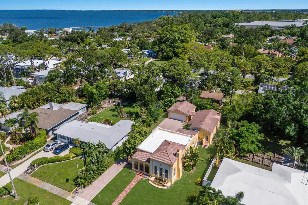 455 Acacia Drive Sarasota FL 34234