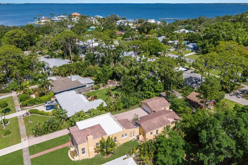 455 Acacia Drive Sarasota FL 34234