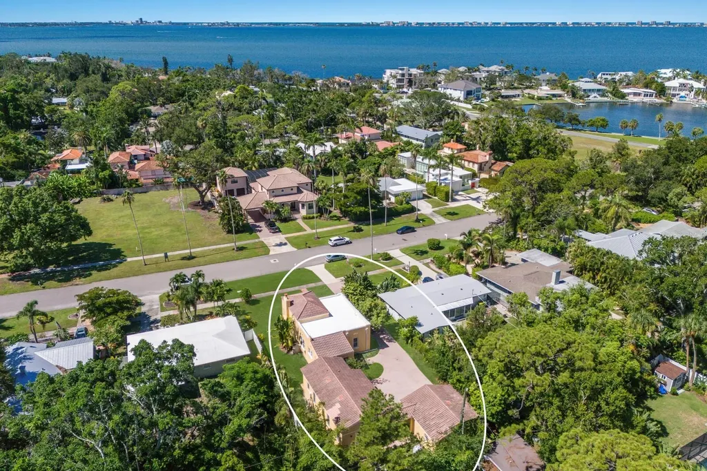 455 Acacia Drive Sarasota FL 34234
