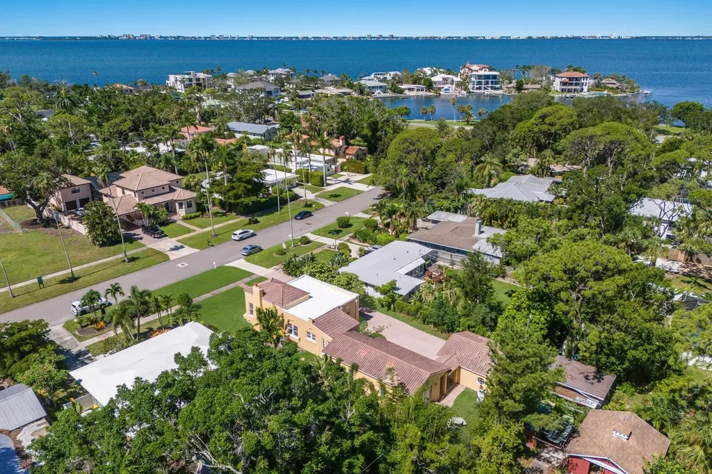 455 Acacia Drive Sarasota FL 34234