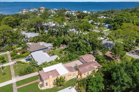 455 Acacia Drive Sarasota FL 34234