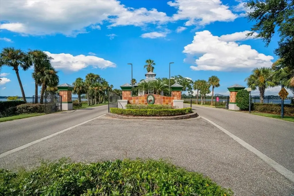 Live Oak Drive Tavares FL 32778