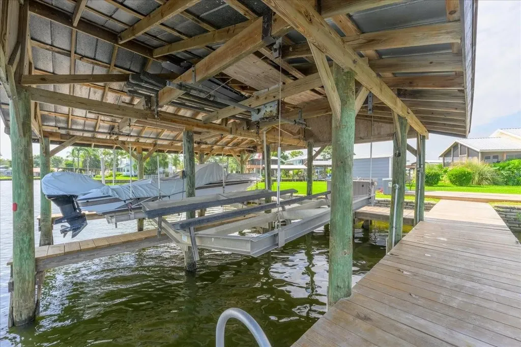 164 Moonlite Drive Welaka FL 32193