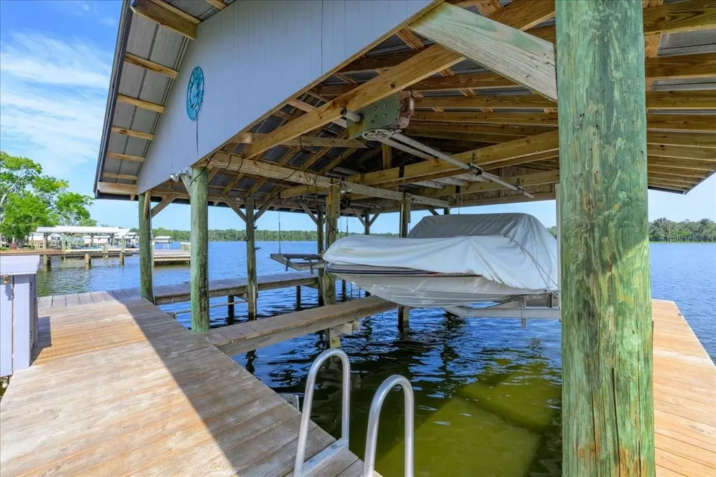 164 Moonlite Drive Welaka FL 32193