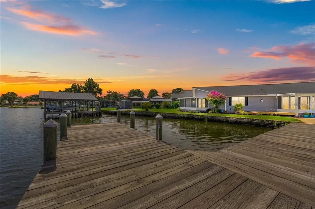 164 Moonlite Drive Welaka FL 32193