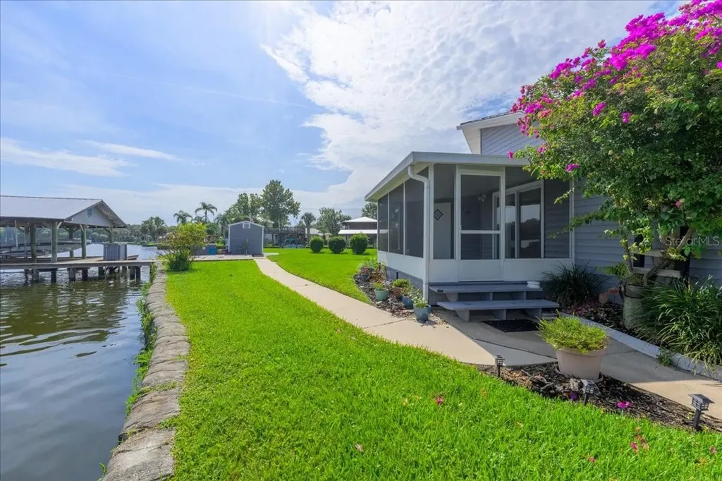 164 Moonlite Drive Welaka FL 32193