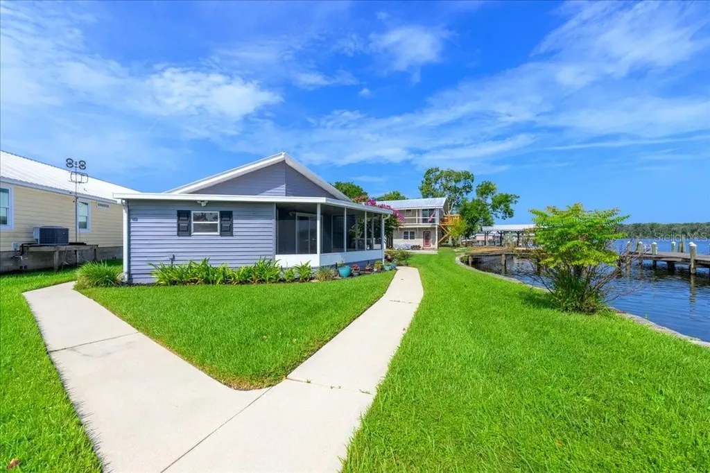 164 Moonlite Drive Welaka FL 32193