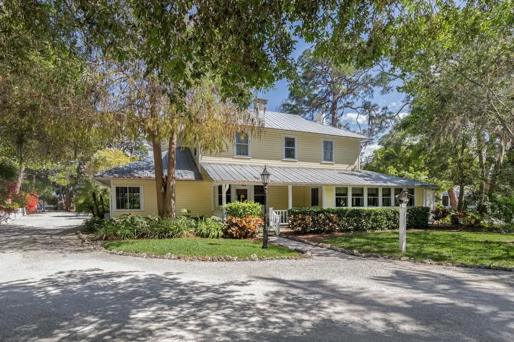 726 Eagle Point Drive Venice FL 34285