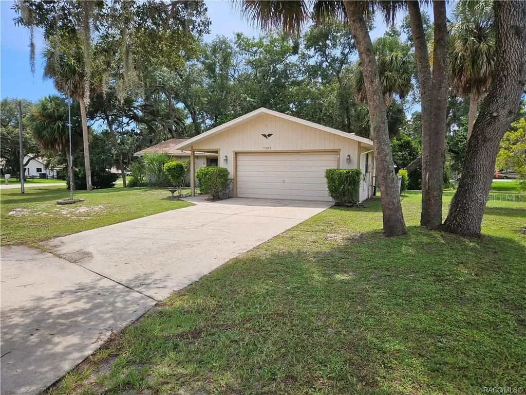 7525 W Fairview Court Crystal River FL 34429