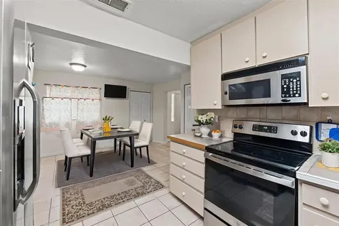 304 Shepard Dundee FL 33838